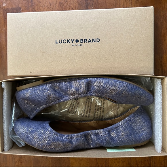 NEW Women’s Lucky Brand ballet shoes - purple with a goldish accent - size 11 - Picture 3 of 15